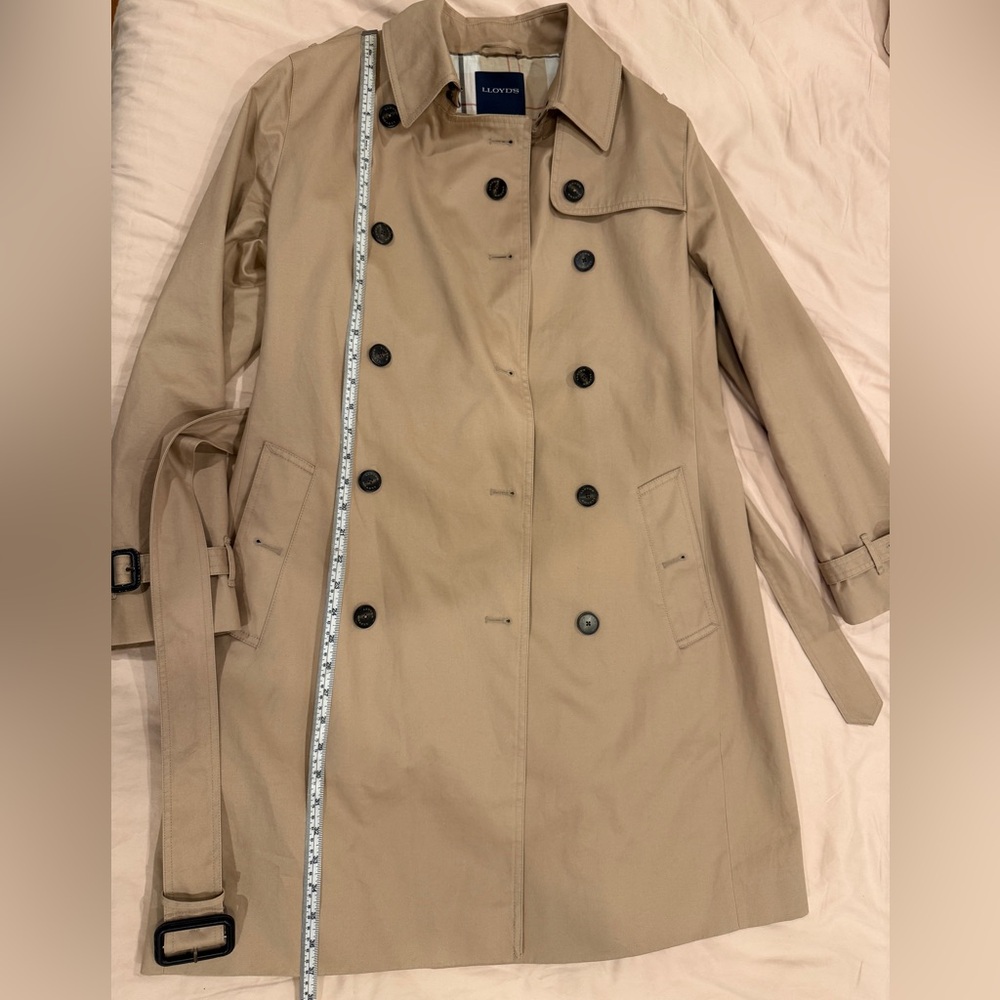 Classic Gabardine Beige Trench Coat - Picture 5 of 10